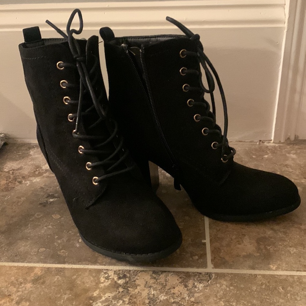 Never Been Worn - image 3